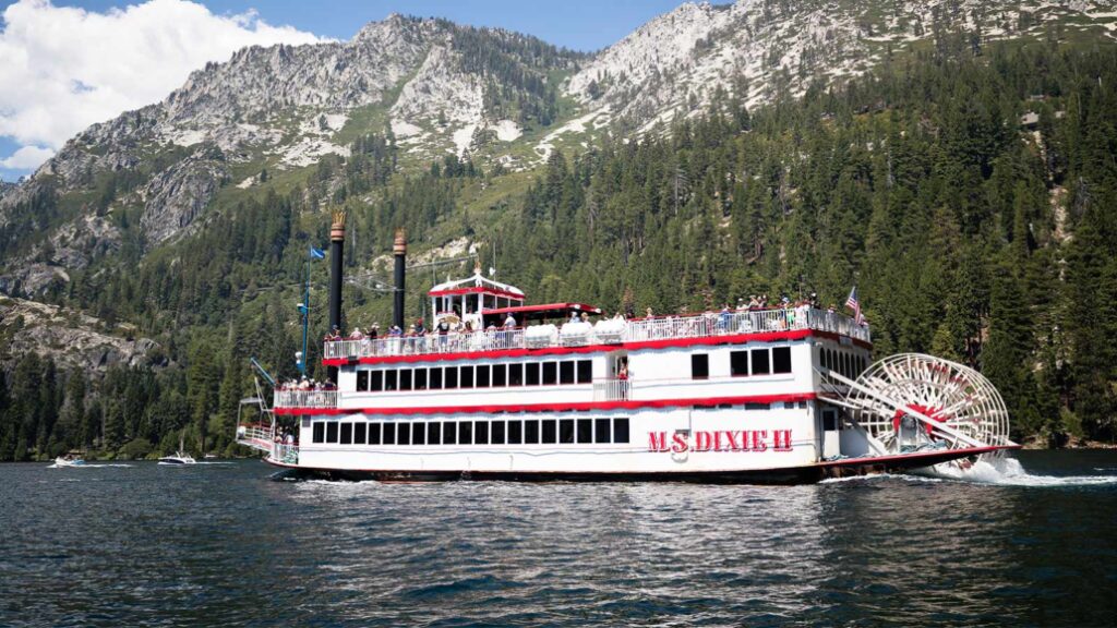 Disfrute del lago Tahoe y sus hermosas vistas desde el M.S. Dixie Boat