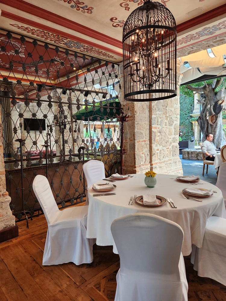 Quinta Real - Chiles en nogada y Loco Tequila